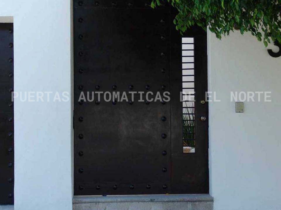 Puerta Cerrada en Fierro 027