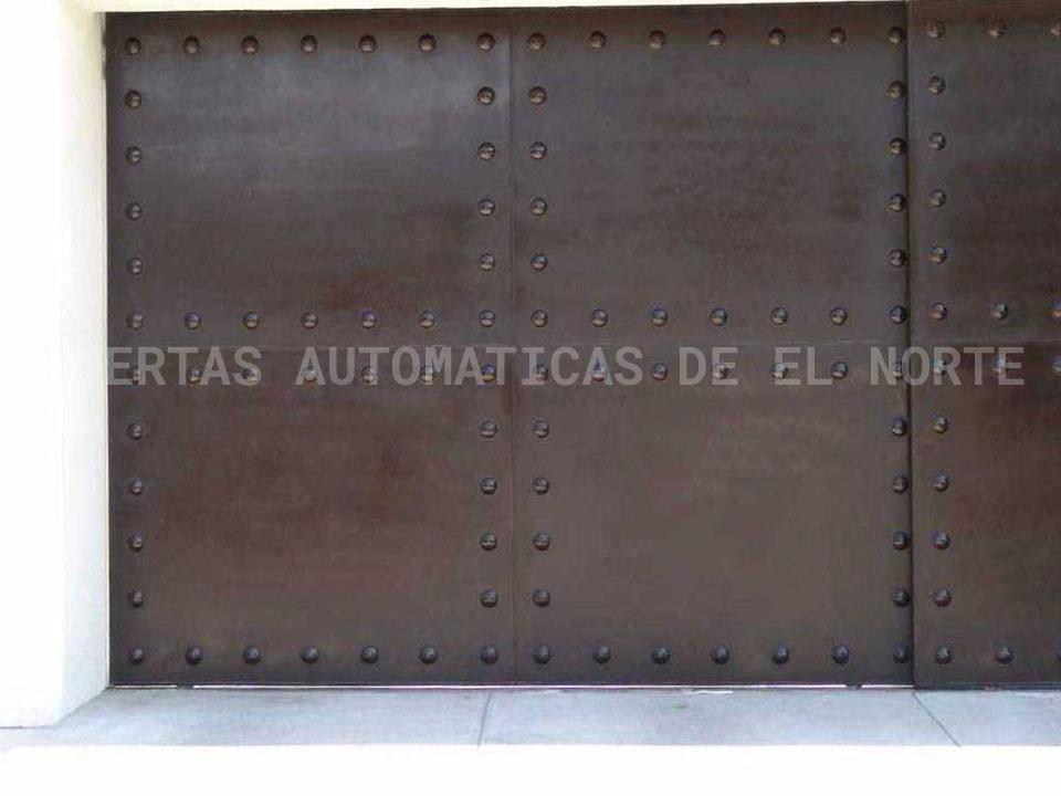 Puerta Cerrada en Fierro 028